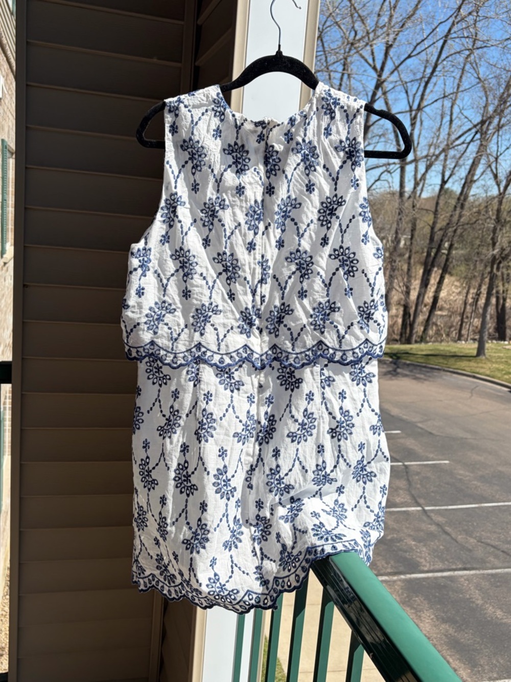 🆕🫐 AQUA Bloomingdale’s Exclusive Embroidered Dress Ivory Navy Floral Hem XL Boho - Picture 4 of 17